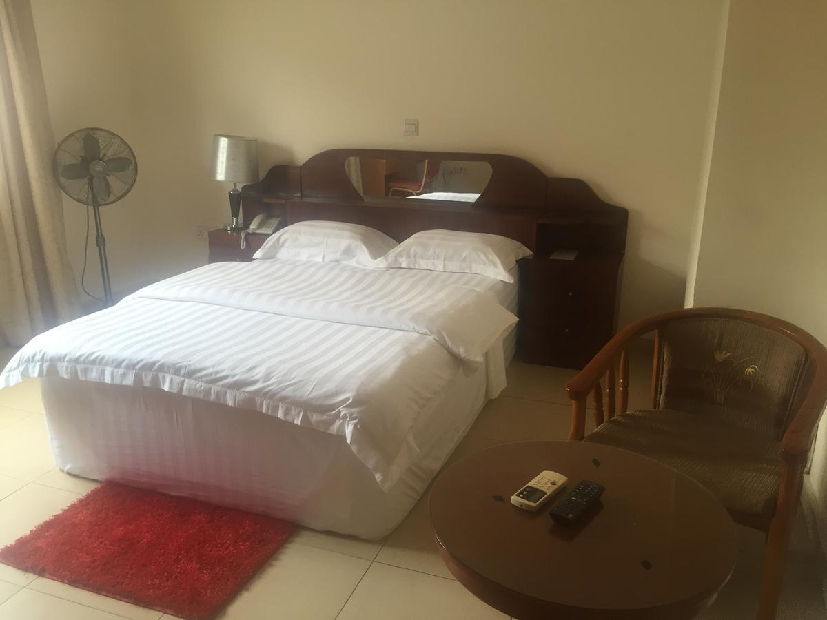 Ampomaah Hotel Accra Eksteriør bilde