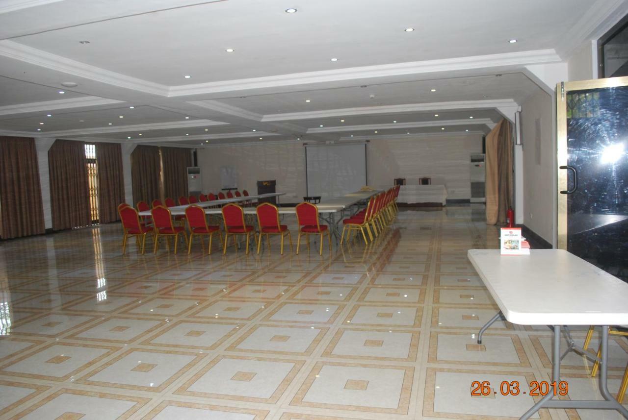 Ampomaah Hotel Accra Eksteriør bilde