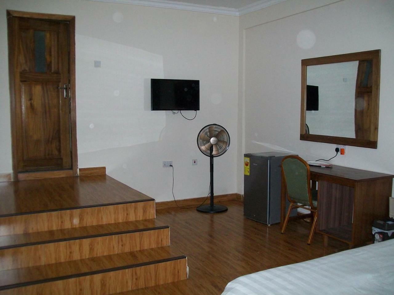 Ampomaah Hotel Accra Eksteriør bilde