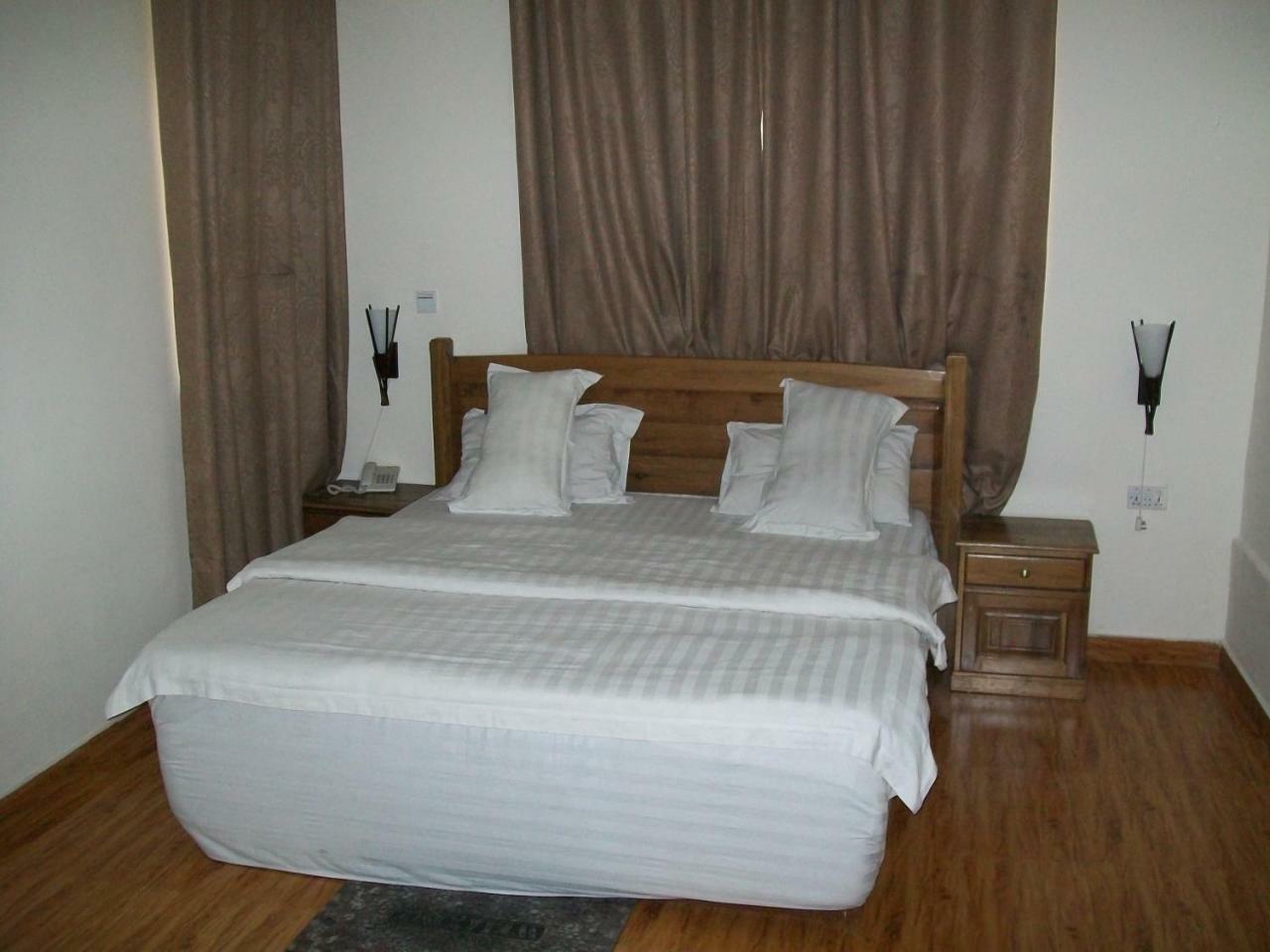 Ampomaah Hotel Accra Eksteriør bilde
