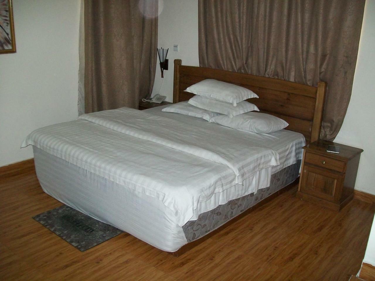 Ampomaah Hotel Accra Eksteriør bilde